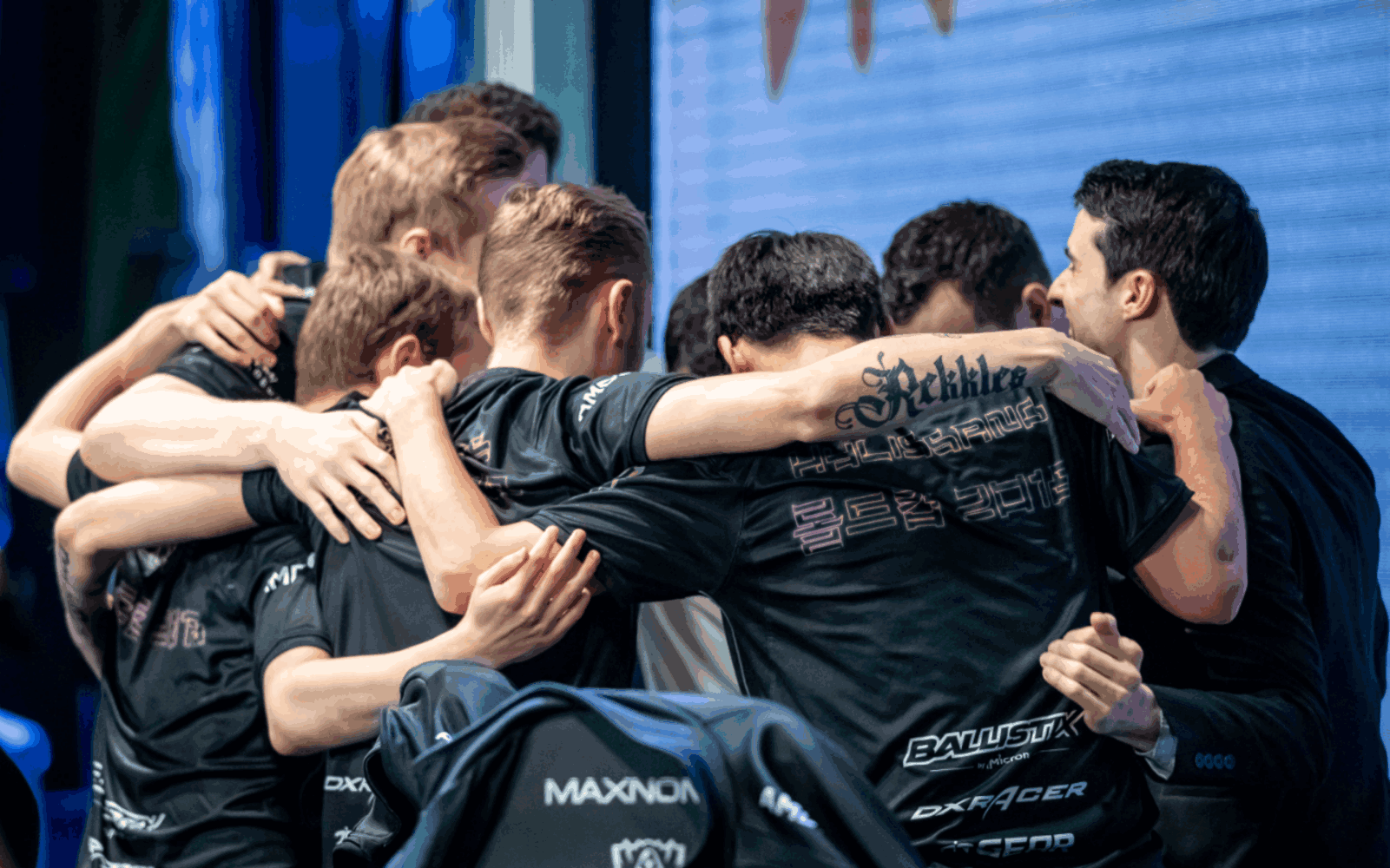 开云平台-V5轻取RNG，Perkz单局斩获MVP强强对话半决赛，锁定晋级资格的简单介绍