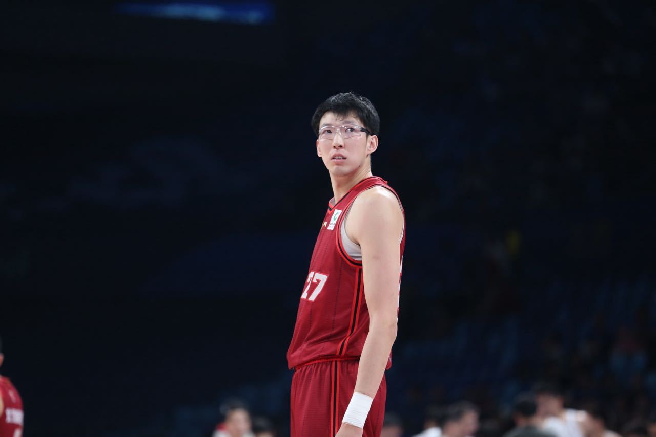 周琦入选中国男篮集训名单夺冠后受关注备战奥运会的简单介绍 周琦入选中国男篮集训名单夺冠后受关注备战奥运会的简单介绍