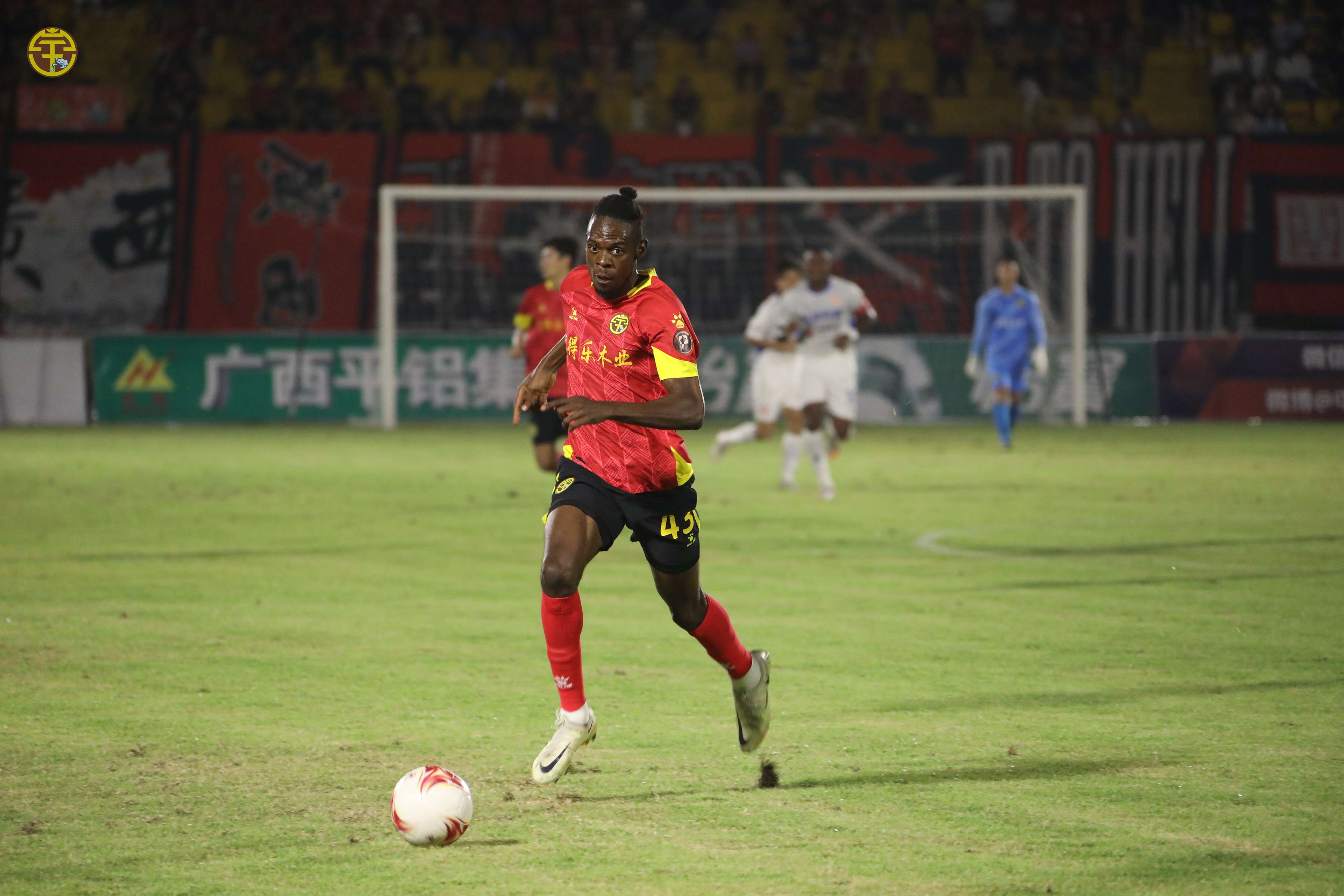 开云体育-抢眼表现：球员突破射门，引爆全场的简单介绍