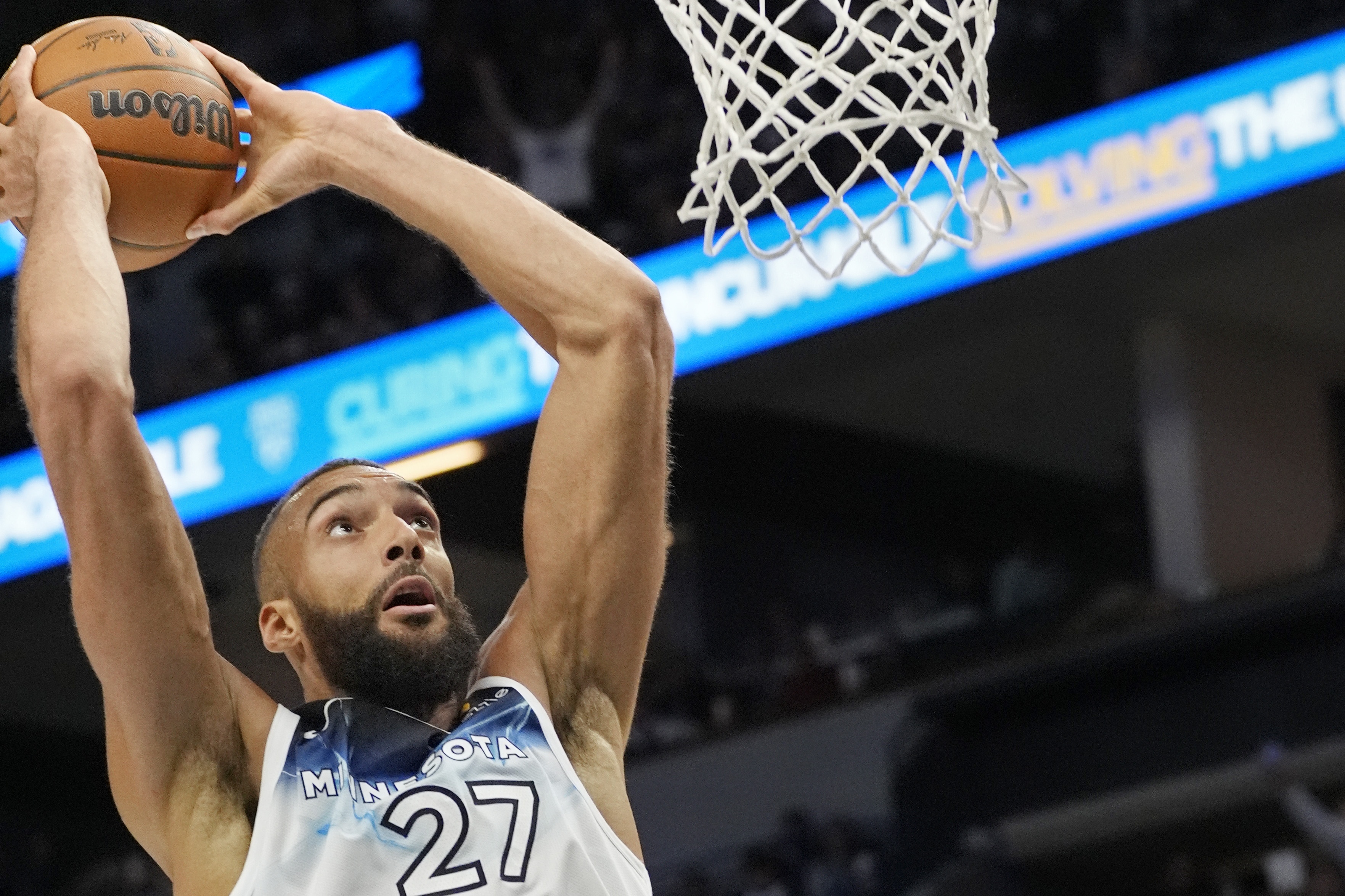 开云体育下载-塞尔维亚男篮爆冷魔术，戈贝尔惊艳世界