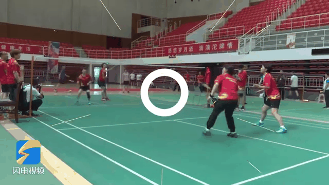 包含羽毛球项目角逐激烈，神秘大战的词条