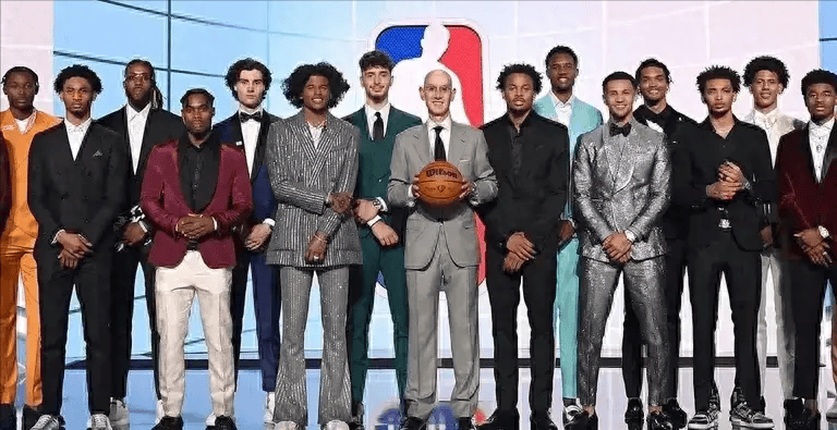 NBA选秀大会新秀集体亮相 NBA选秀大会新秀集体亮相