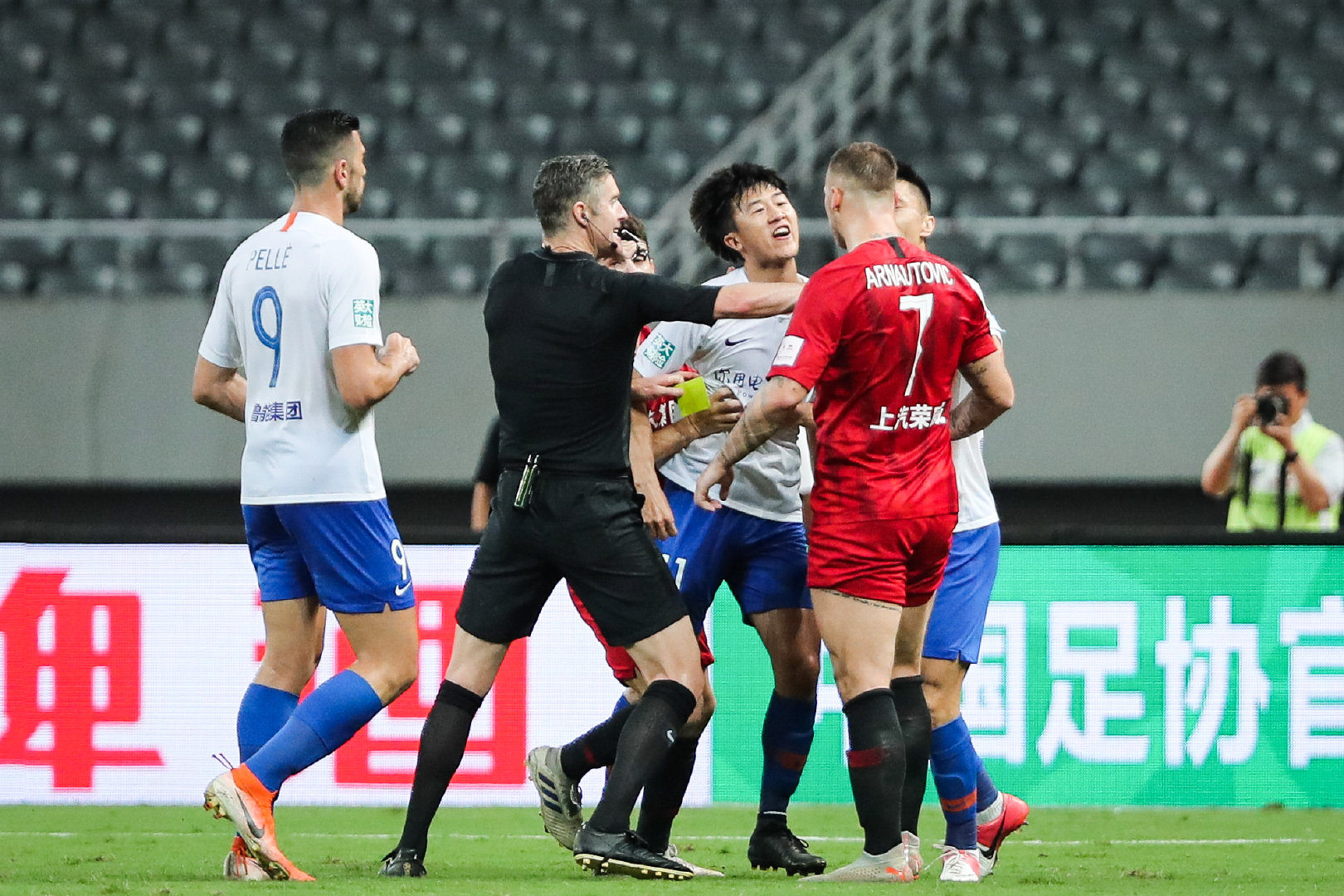 开云官网-鲁能阵容大调整，客场逆袭重返胜利之路的简单介绍