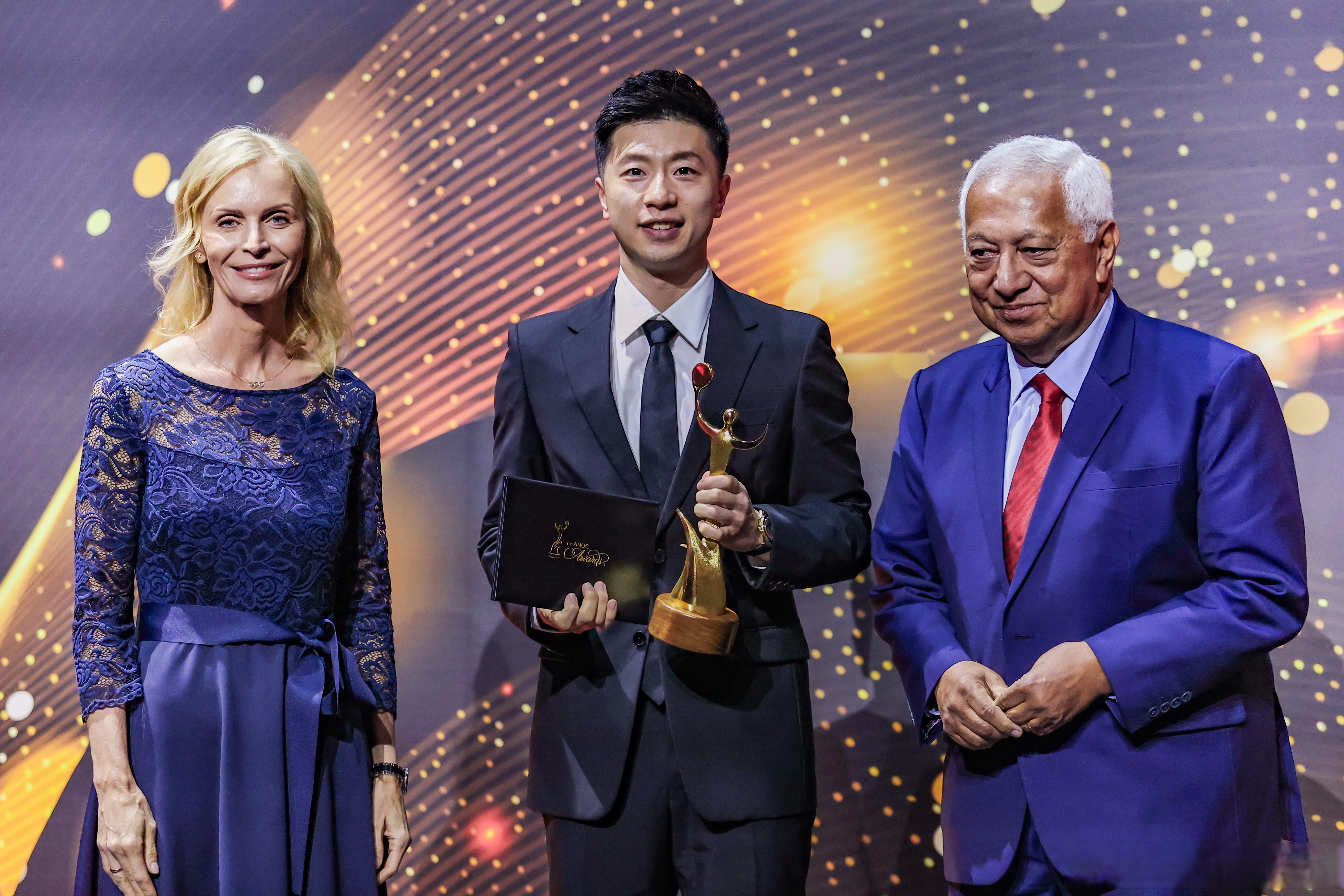 法国队轻取德国队,马龙高光表现 法国队轻取德国队,马龙高光表现