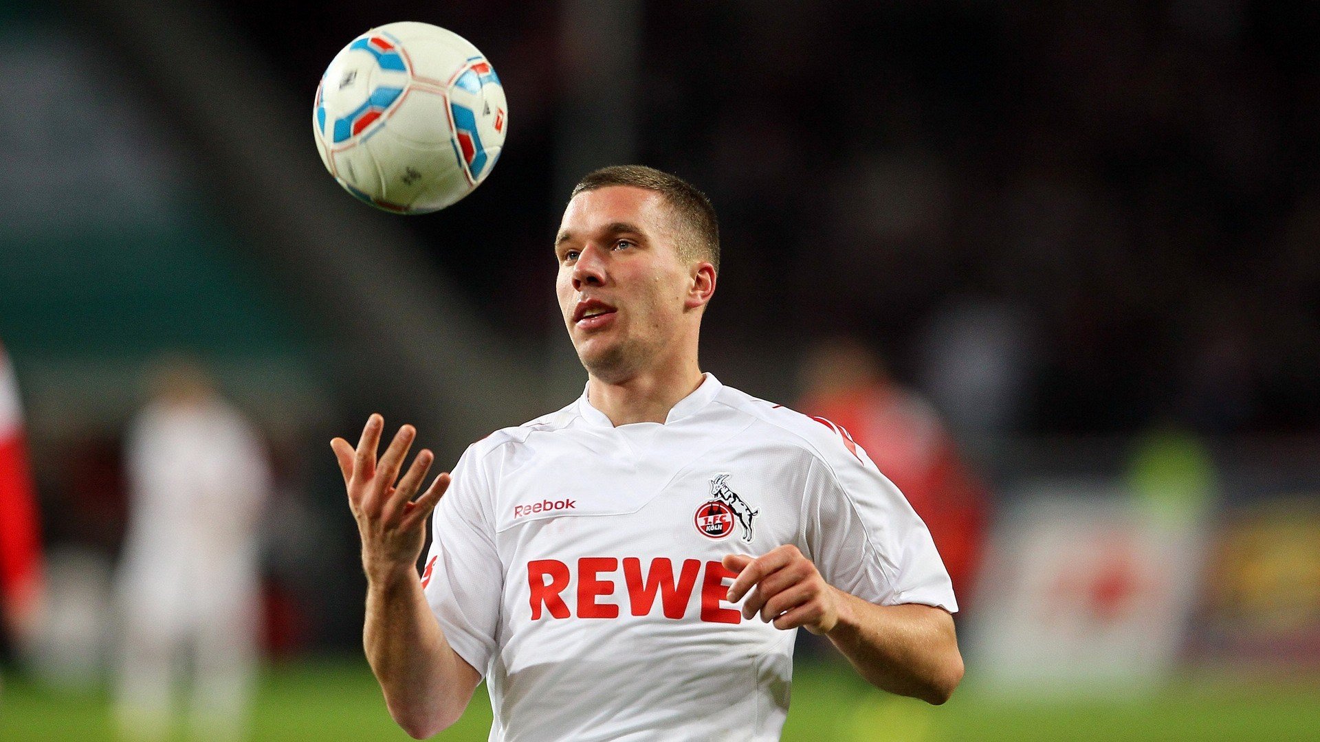 开云体育app-罗德里爆发，罗马火力压制勒沃库森，一场战术与意志的完美交响