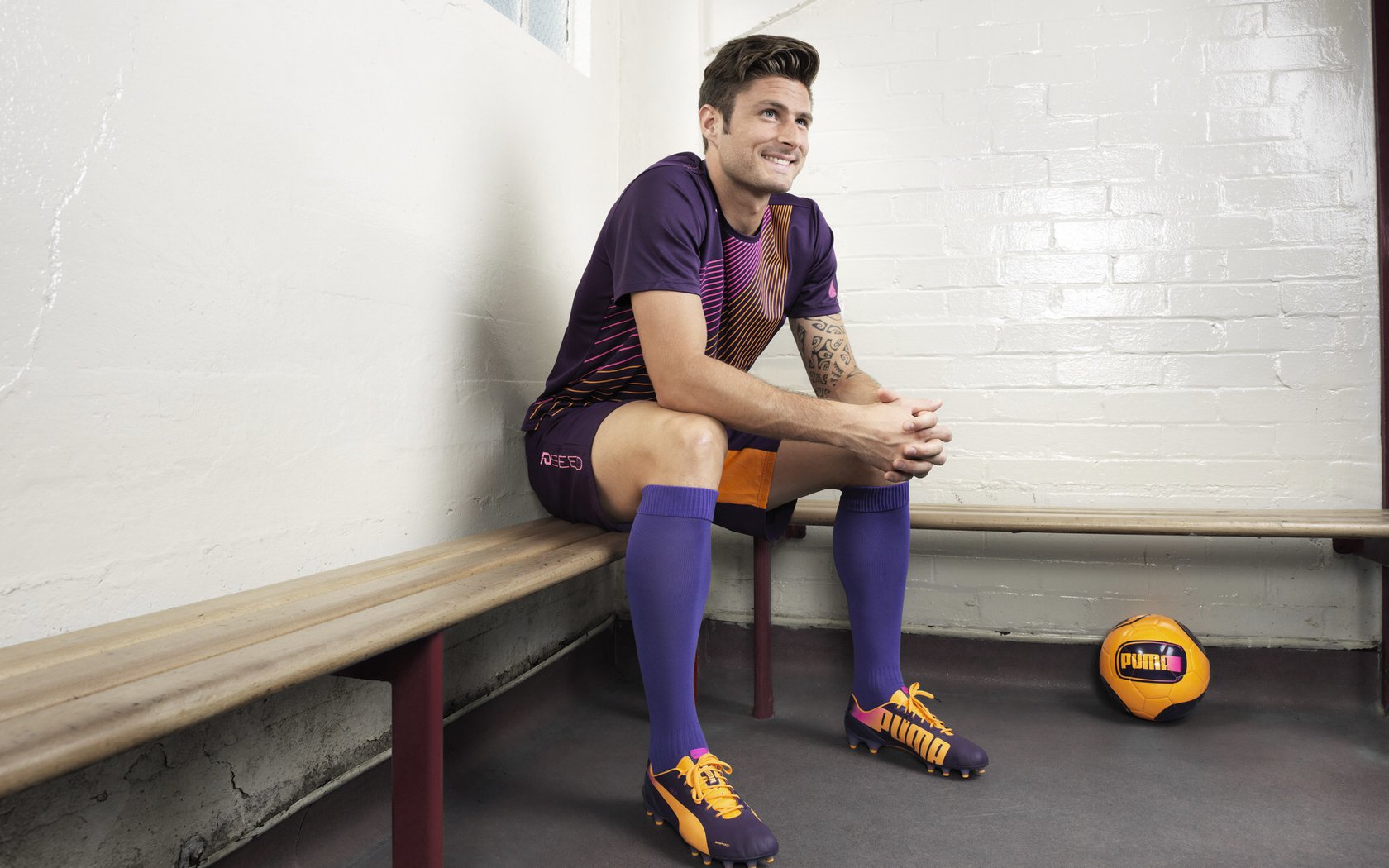 赛道上的双重王座，迪亚斯攻防两端统治F1年度争冠之夜